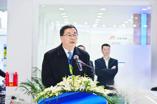 四大先进技术引领2023日发纺机RFJA30Max喷气织机发布(图2)