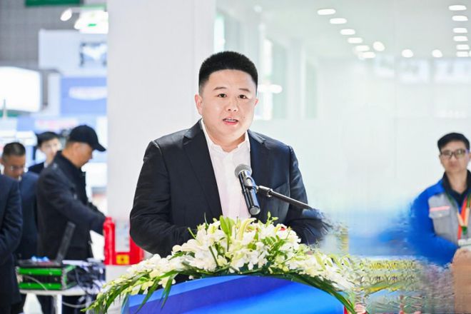 四大先进技术引领2023日发纺机RFJA30Max喷气织机发布(图5)